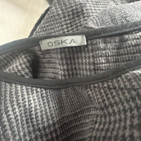 OSKA Women Black Grey Houndstooth Plaid Shift Dress Size 3 Wool Blend Cap Sleeve - Picture 3 of 8